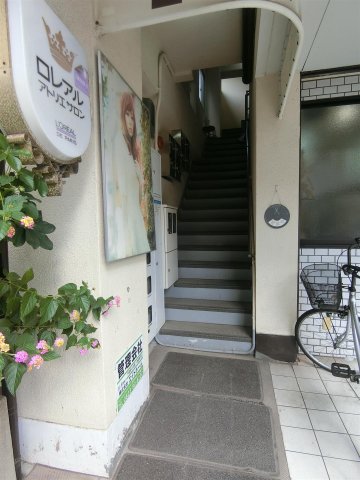 エントランス　建物入口です。