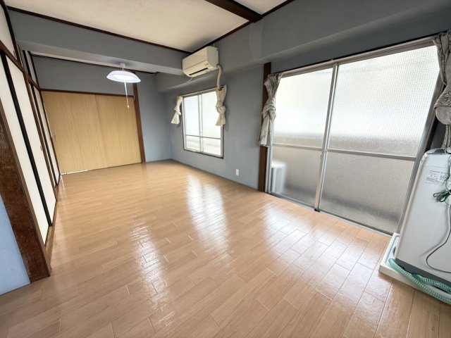 その他部屋・スペース　窓がたくさんあり北側でも明るいお部屋です♪