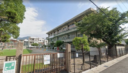 小学校　呉市立両城小学校（小学校）まで600m