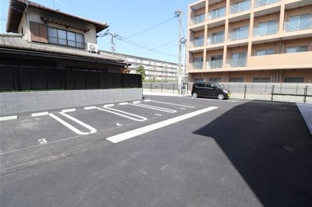 駐車場　駐車場