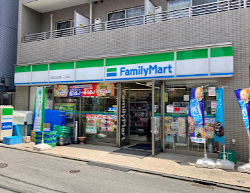 コンビニ　ファミリーマート 世田谷松原一丁目店（コンビニ）まで769m