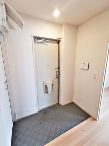 玄関　同物件、別号室の参考写真です。