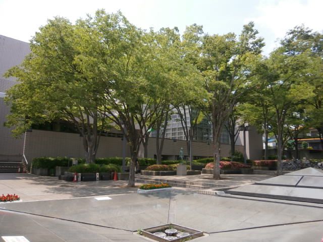 図書館　さいたま市立南浦和図書館（図書館）まで800m
