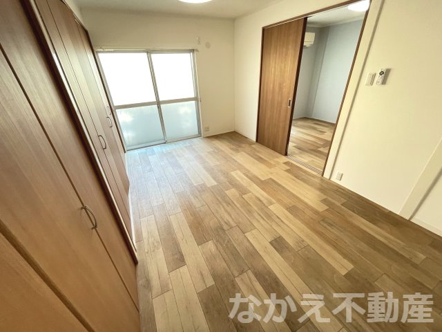 その他部屋・スペース　開放的な寝室です
