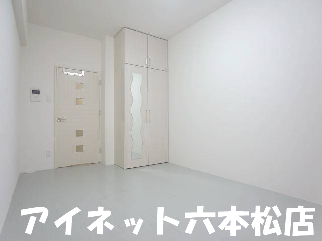居室・リビング　白を基調とした明るいお部屋です