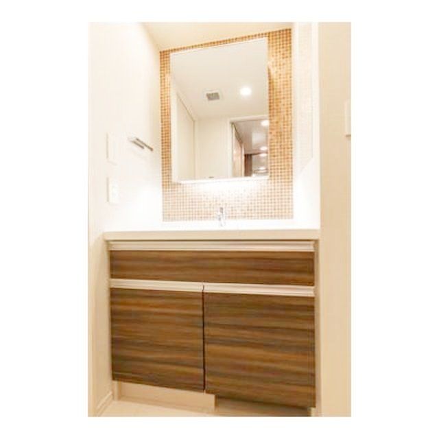 洗面設備　※写真は同タイプ住戸です。