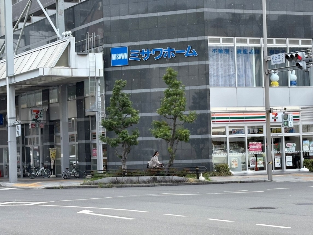 コンビニ　セブンイレブン 岐阜柳ヶ瀬店（コンビニ）まで304m