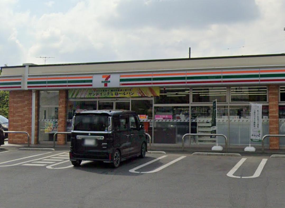 コンビニ　セブンイレブン 美野里羽刈店（コンビニ）まで672m