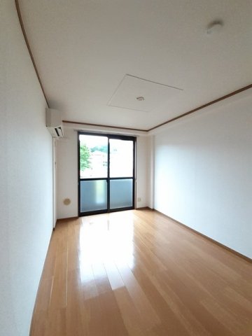居室・リビング　使いやすい居間です