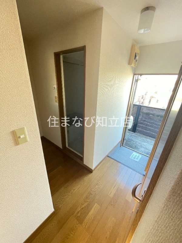 玄関　同型別部屋写真