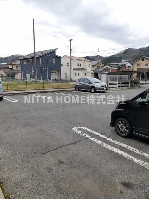 駐車場　敷地内駐車場を完備★