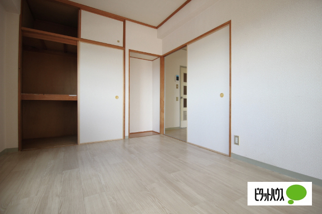 収納　写真は５０１号室になります