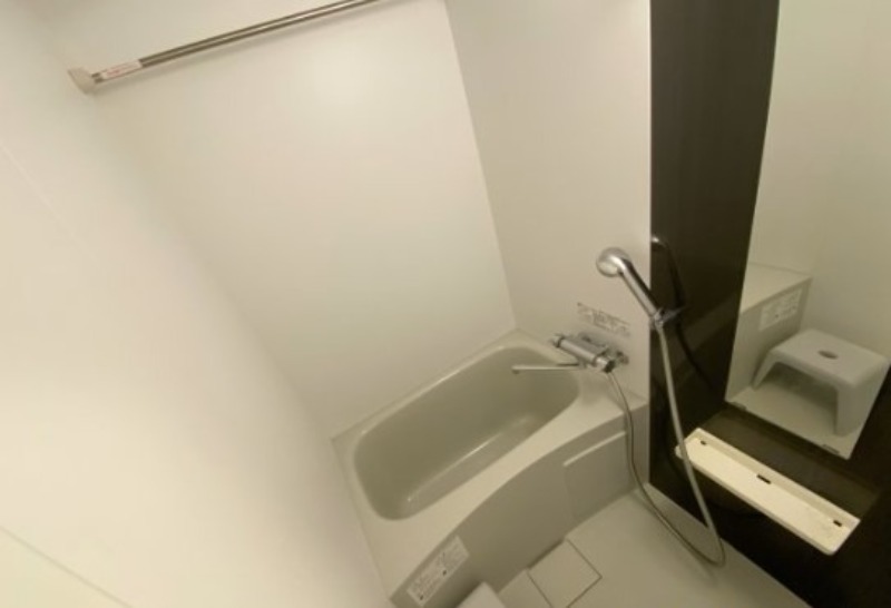 バス・シャワールーム　落ち着いた空間のお風呂です