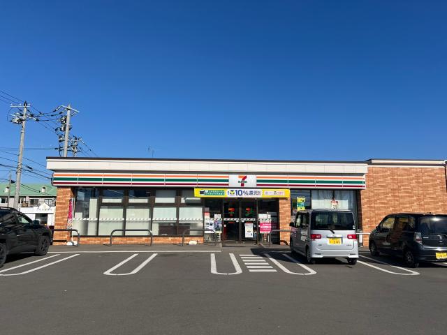 コンビニ　セブンイレブン釧路鳥取大通8丁目店（コンビニ）まで277m
