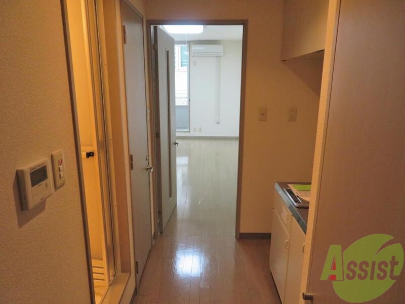 玄関　玄関からの一枚です。部屋のイメージがつけやすいです。