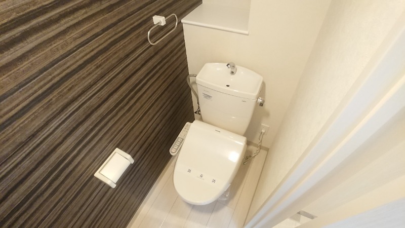 トイレ　ウォシュレット機能がついたトイレ。安心して使用できますね。