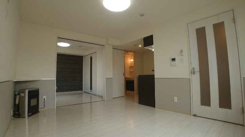 居室・リビング　広くてキレイなお部屋が広がっていて、充実した生活が送れそう。