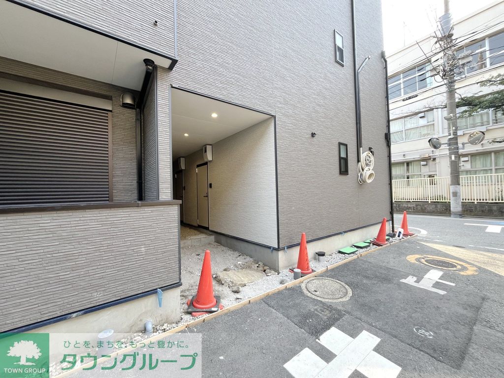 エントランス　駐車場