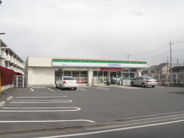 コンビニ　ファミリーマート（コンビニ）まで160m
