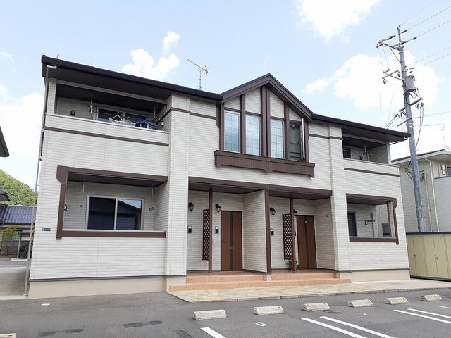 建物外観　落ち着いた雰囲気の外観です