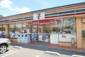 コンビニ　セブンイレブン（コンビニ）まで584m