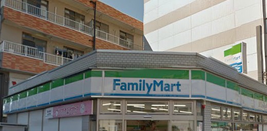 コンビニ　ファミリーマート草加氷川町店（コンビニ）まで426m