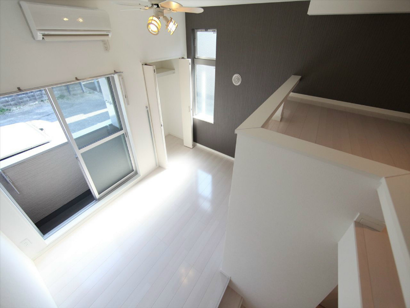 バルコニー　洋室6.3帖　上階ロフト6.3帖（収納でも部屋でも使えます）