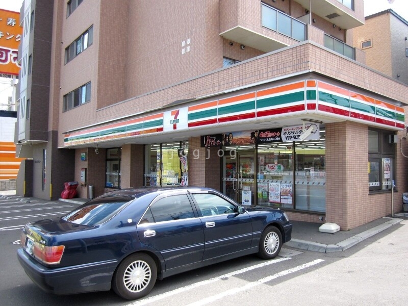 コンビニ　セブンイレブン札幌清田2条店（コンビニ）まで427m