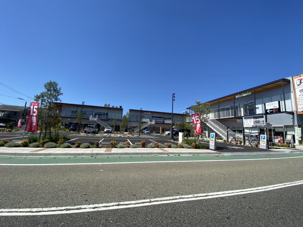 コンビニ　セブンイレブン ハートイン西宮松山町店（コンビニ）まで916m