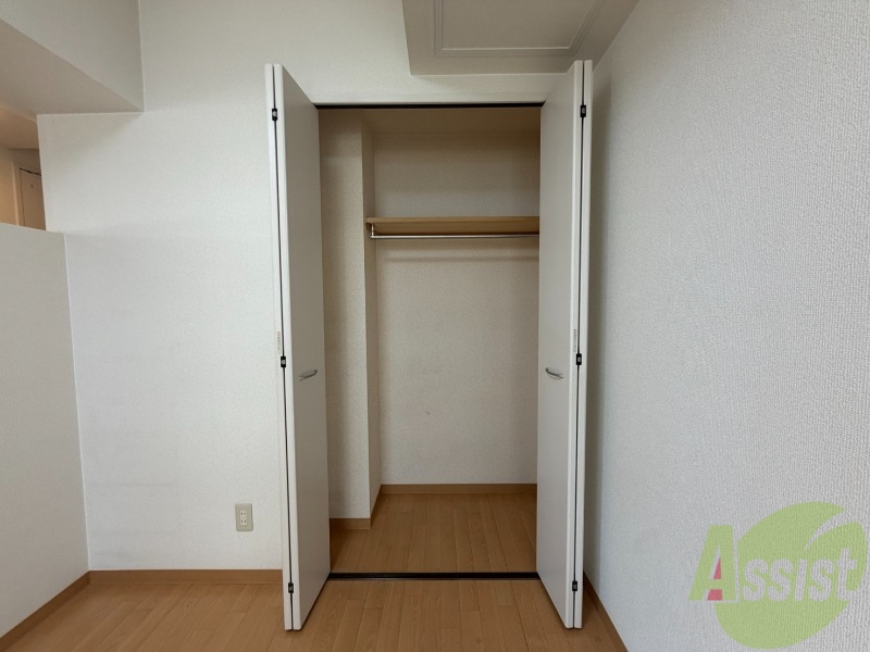 収納　寝室の収納です。部屋がすっきり片付きます。