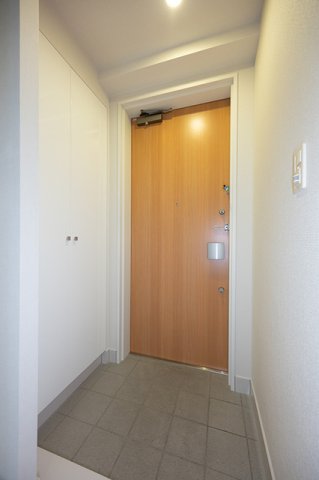 玄関　※写真は同タイプ住戸です。