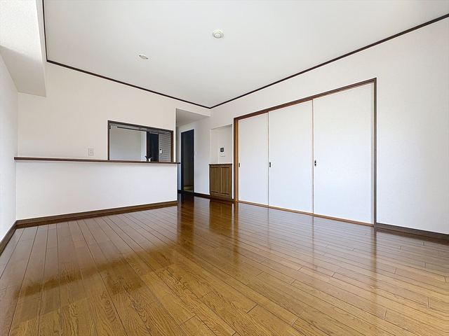 コアマンション藤崎の居間写真
