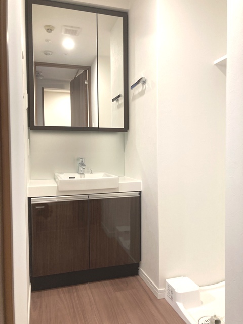 洗面設備　※写真は同タイプ住戸です。