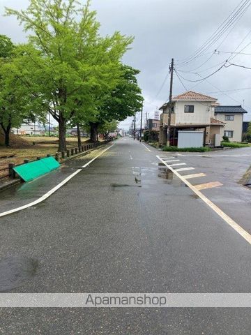 その他　前面道路（その他）まで0m
