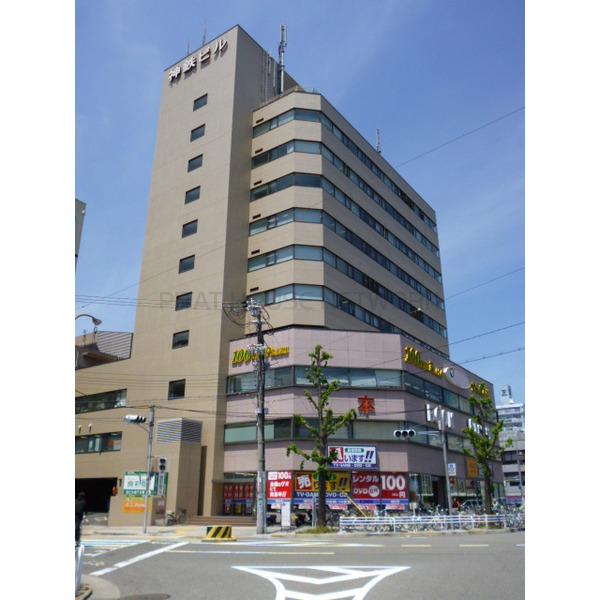 スーパー　神鉄食彩館新開地店（スーパー）まで596m