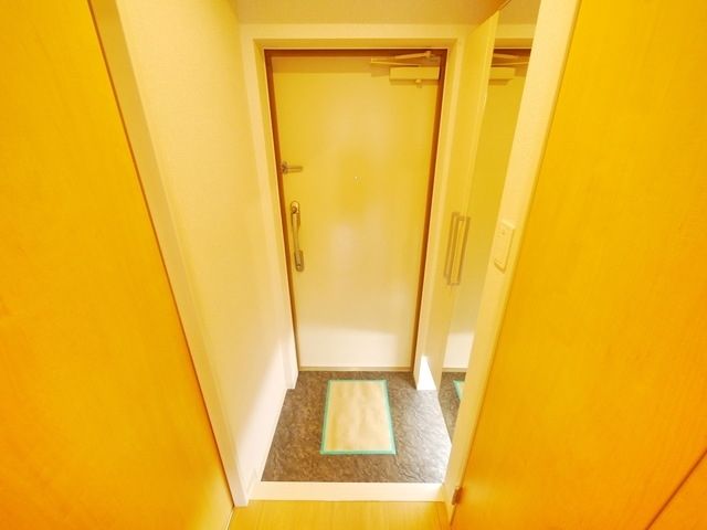 玄関　※反転タイプのお写真です