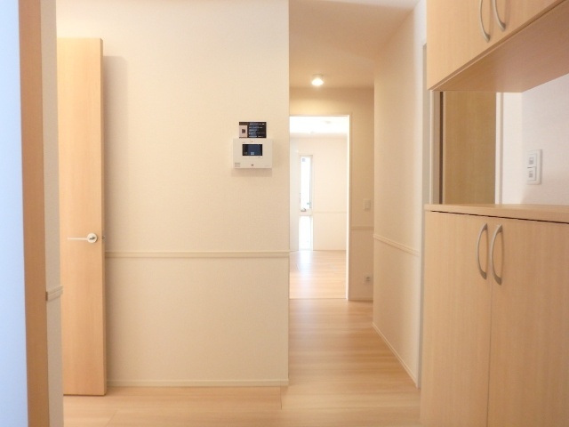 玄関　同間取り別階のお写真です。