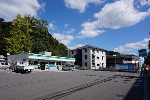 コンビニ　ファミリーマート 上安一丁目店（コンビニ）まで616m