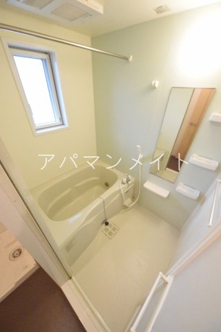バス・シャワールーム　追い焚き付き！