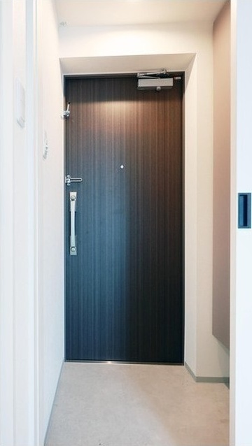 玄関　参考写真（同物件別部屋）