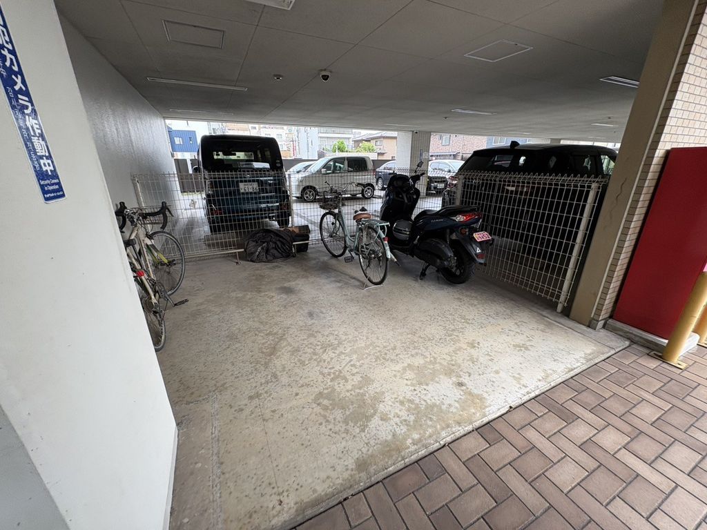 駐車場　駐車場
