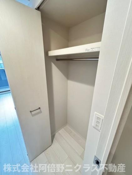収納　内装は別部屋の参考写真です。