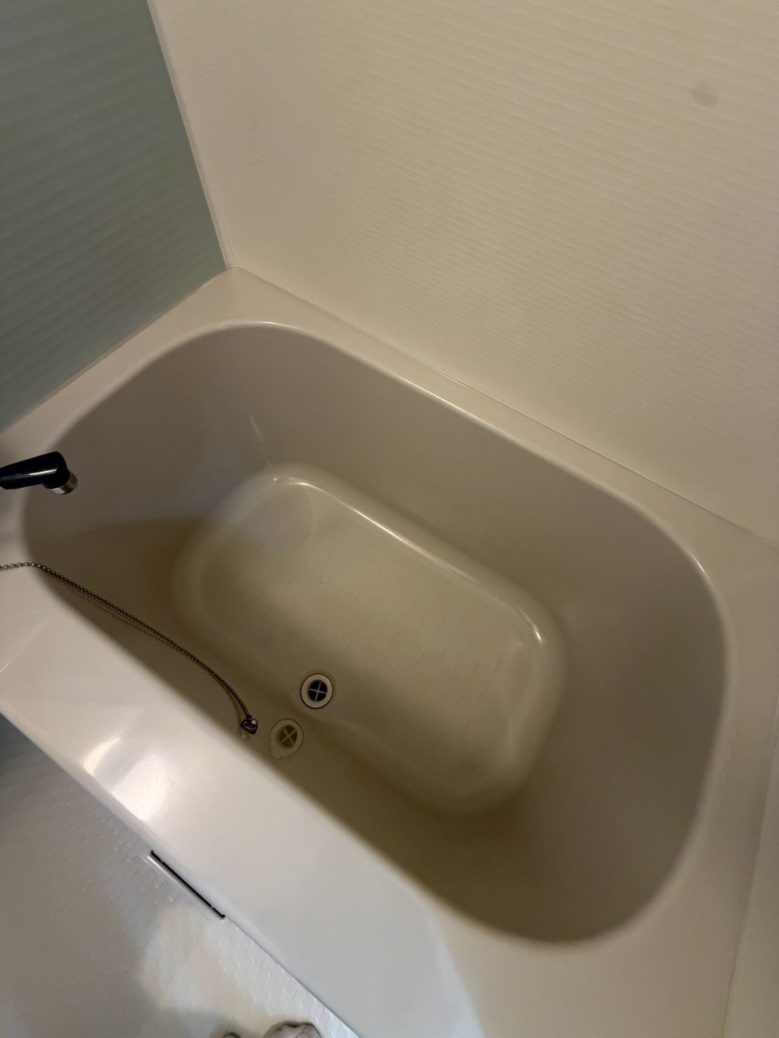 バス・シャワールーム　コンパクトで使いやすいお風呂です