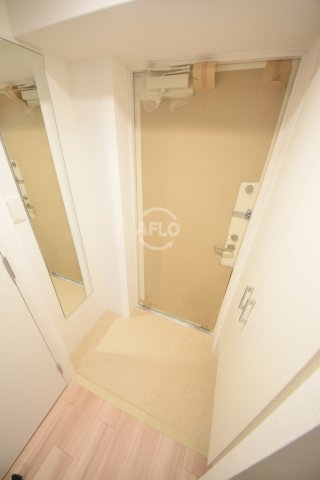 玄関　ラシーヌ瓦屋町　玄関