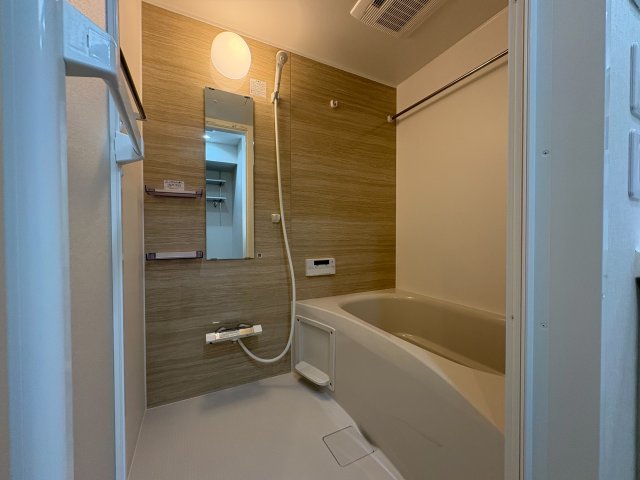 バス・シャワールーム　コンパクトで使いやすいお風呂です