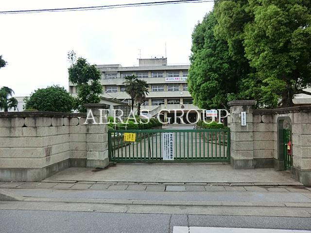 小学校　上尾市立西小学校（小学校）まで712m
