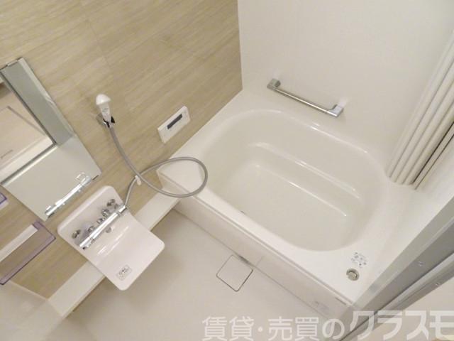 バス・シャワールーム　浴室乾燥機＆追い焚き機能付きバス♪
