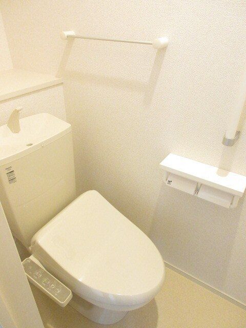 プレステージ ガーデンのトイレ写真