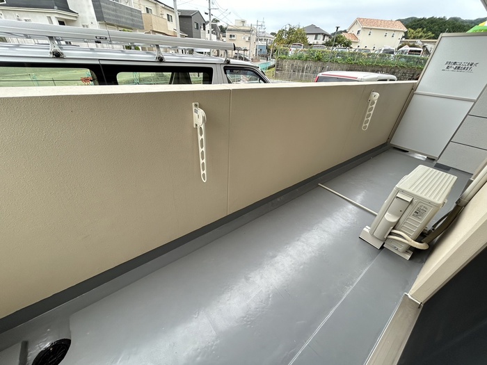 バルコニー　部屋の写真です