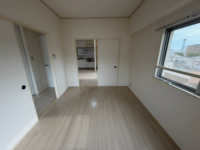 カンタル御影の居間写真